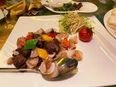 百合牛肉粒-东方滨江大酒店·滨江厅