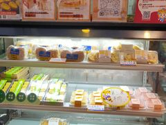 面包甜点陈列柜-广隆蛋挞王(农讲所店)