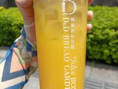 -顶东面包花园·生日蛋糕(世博店)