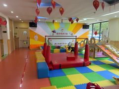 -哲学苑亲子园·早教婴儿托育·婴儿游泳(颐龙湾店)
