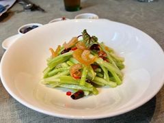 凉拌水果芹菜-悦融琥珀·京鲁菜·海味珍品(西单店)