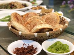 -红栌温泉山庄生态美食餐厅