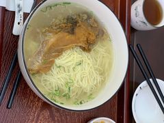 -百年老字号·观振兴蟹黄面·三虾面·苏式面(观前街富仁坊巷店)