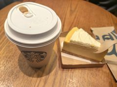 -星巴克(上海虹桥新天地二店)