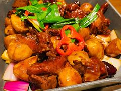 锅仔香焖黄牛肉-弄堂里·寻味杭州(湖滨银泰in77C区店)