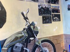 -马路边边 传媒大学店