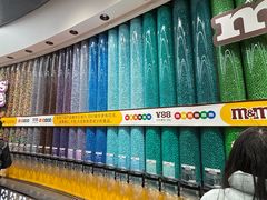 -m豆巧克力世界(上海世茂广场店)