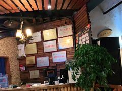 -何师烧烤·香辣蟹·川菜·30年老品牌(太古里旗舰店)