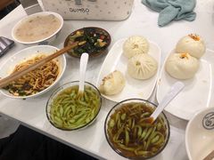 -李与白包子铺(桐梓林店)