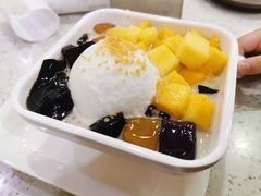芒果椰汁黑凉粉-圆碌碌甜品屋(二中店)