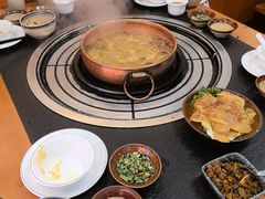 -阿山卓·野生菌火锅·纳西火塘烤肉