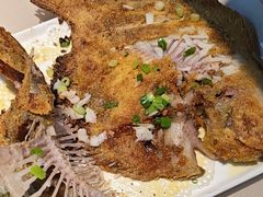 -老码头黑皮肘子锅包肉(赣水路店)