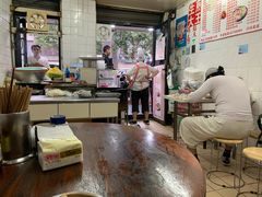 -黄阿姨锅贴大王(万航渡路店)