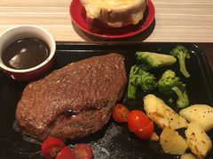 臻选嫩肩牛排-必胜客(海滨店)