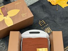 -白蘭BLANK(杭州湖滨银泰in77C区店)
