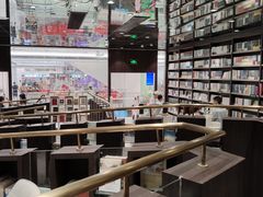 -钟书阁(群光广场店)