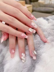 -灰姑娘美甲美睫馆