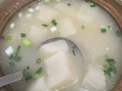 砂锅龙骨萝卜汤-百年粉蒸牛肉