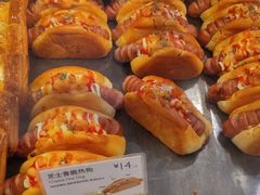 芝士香脆热狗-巴黎贝甜(大宁国际商业广场店)