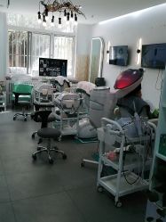 -黑奥秘脱发白发中心