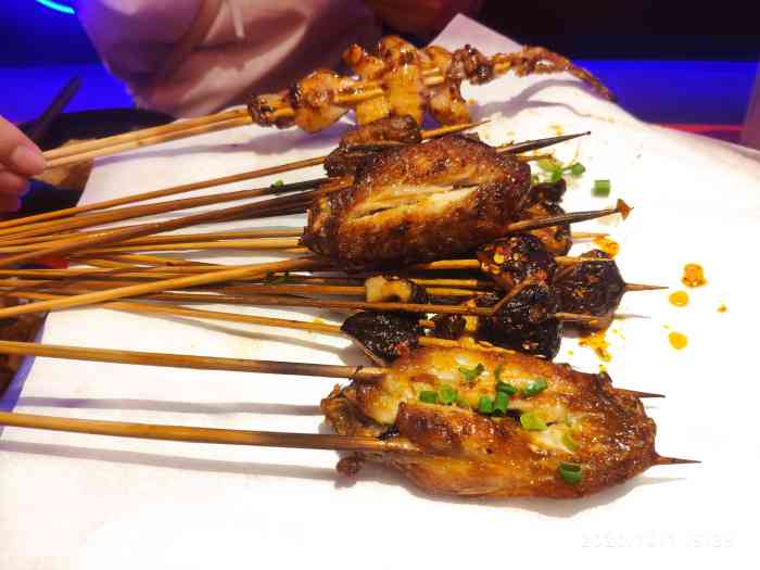 灶门坎卤味烧烤(笋岗halo广场店)