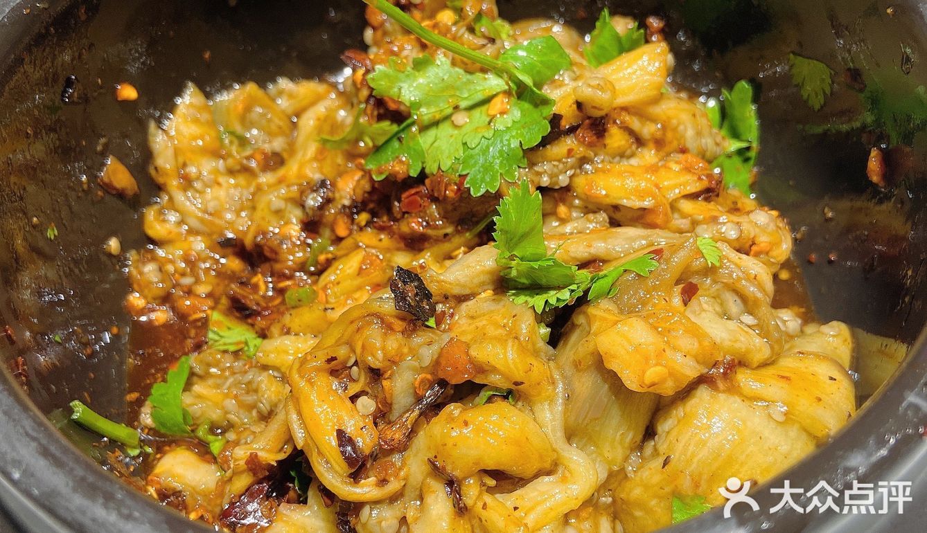 在恒隆观望了一圈还是选择亲民的云南地道家常菜茄子恰