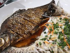 -梓檚中餐厅湖北菜小龙虾武昌鱼排骨藕汤(黄鹤楼店)