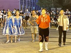 -布尔津河堤夜市