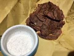 古法盐蘸牛肉-老头儿油爆虾·知味杭州(爱琴海购物中心)