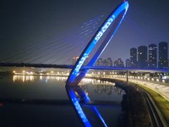 -南京眼步行桥