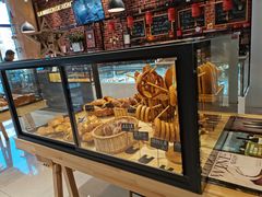 面包甜点陈列柜-熊叔熊婶面包房(团结湖店)
