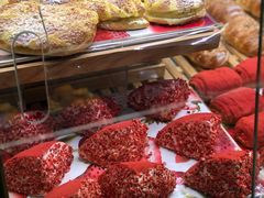 草莓乳酪包-巴黎贝甜(杨浦宝地店)