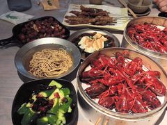 -巴厘龙虾·榜首油焖大虾(音乐学院·沿江酒馆店)