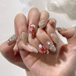 -花岐款式专研健康美甲沙龙