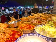 -吴山路夜市