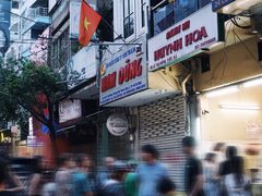 -Bánh Mì Huynh Hoa
