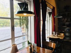 靠窗位-雕刻时光咖啡馆(北师大店)