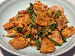 荆芥烧信阳地锅豆腐-阿五黄河大鲤鱼(英协路店)