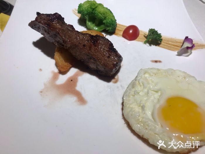 俄士厨房(大坪时代天街店)燃焰朗姆牛排图片