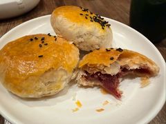 玫瑰鲜花饼-云海肴·汽锅鸡·云南代表菜(浦江欢乐颂店)