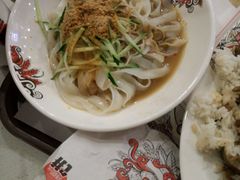 四合一酿皮-金记 酿皮·煲烧饭(万博店)