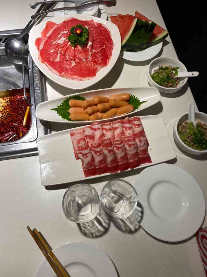 海底捞火锅(石景山万达店"餐饮市场竞争激烈啊,连海底捞这样的大佬