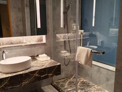 -上海虹桥西郊假日酒店