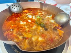 -毛辣果·贵州红酸汤牛肉火锅(西单店)
