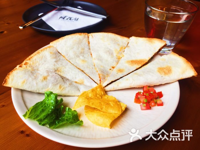 mezcal墨西哥风味餐厅牛肉薄饼图片 - 第1张