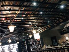 -钟书阁(松江泰晤士小镇店)