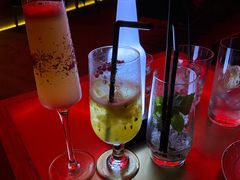 -饮湖威士忌鸡尾酒吧