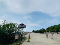 -鬼笑石后山停车场
