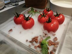 番茄脆菇沙拉-小大董·烤鸭(观景餐厅·南京西路店)