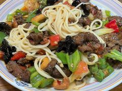 -歹歹的加个面过油肉拌面